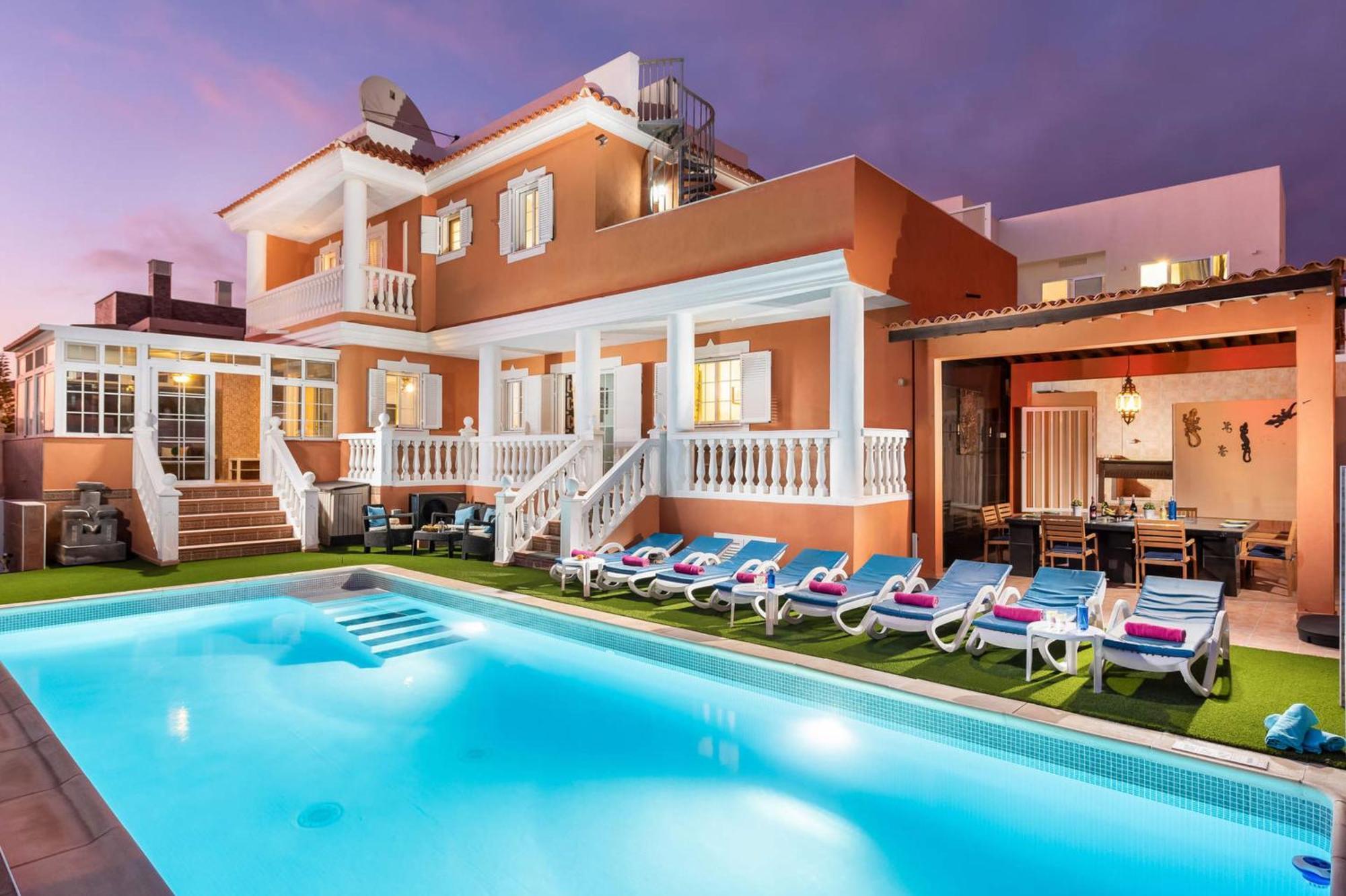 Сasa de vacaciones Naranja Mit Beheiztem Pool Und Meerblick *